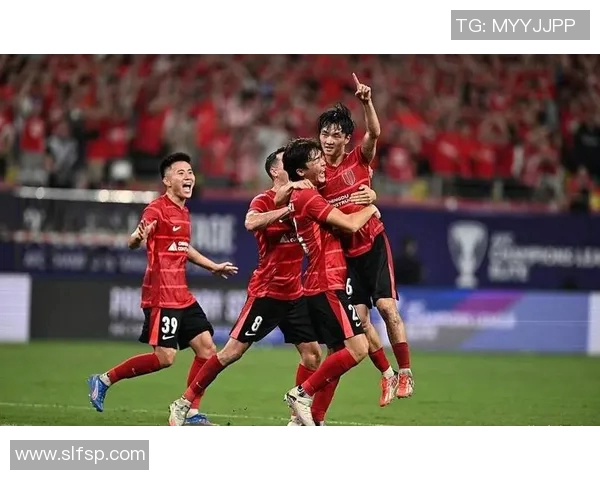 成都足球队默契配合解析助力球队在赛场上崭露头角 成都足球队默契配合解析助力球队在赛场上崭露头角