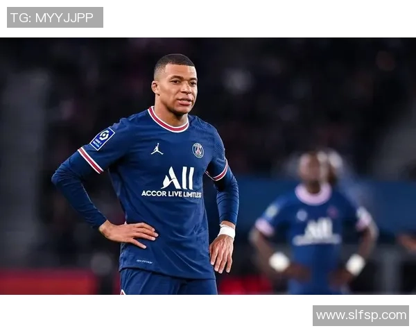 现役足球明星发福现象解析及其对职业生涯的影响探讨 现役足球明星发福现象解析及其对职业生涯的影响探讨