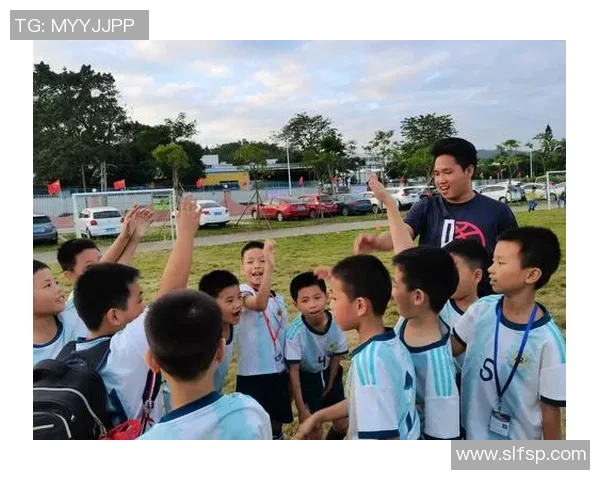 足球明星班牌图片展示各国球星风采与荣耀瞬间的精彩合集 足球明星班牌图片展示各国球星风采与荣耀瞬间的精彩合集