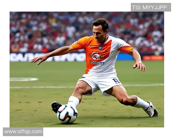 足球明星的华丽瞬间与精彩动作集锦全景展示 足球明星的华丽瞬间与精彩动作集锦全景展示